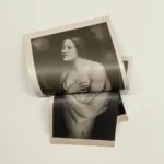 Detail povrchu diela Lucie Tallovej s fragmentom Venuše