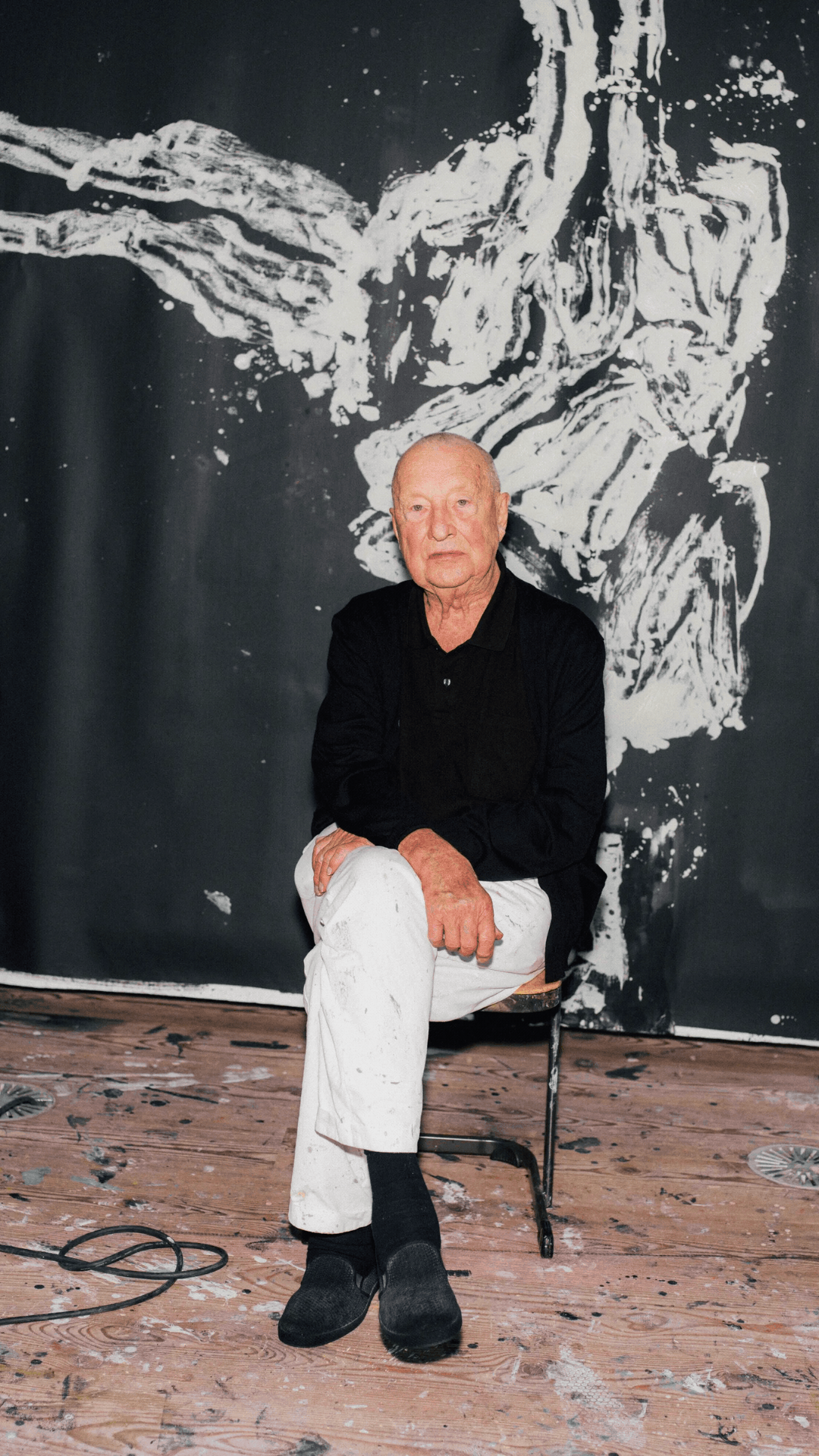 Georg Baselitz v Benátkach: zlaté pozadie, čierne línie, 88 rokov