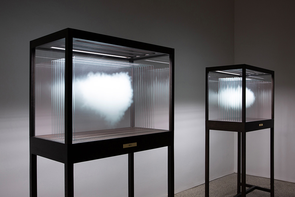 Leandro Erlich - Un volo notturno dietro una finestra murata 2024, exhibition view Galleria Continua, San Gimignano. Photo: Duccio Benvenuti - Art Store