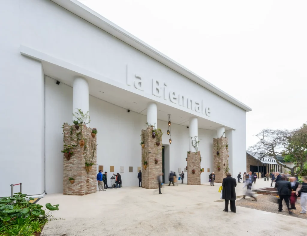 Biennale Arte 2026 Venezia In Minor Keys Otobong Nkanga inštalácia Art Basel 2026