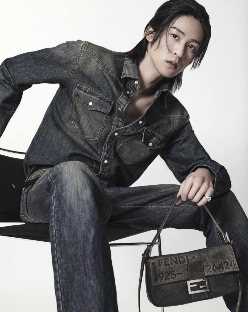 Ren Meguro s kabelkou Fendi Baguette "1925-2642d", kampaň 2026