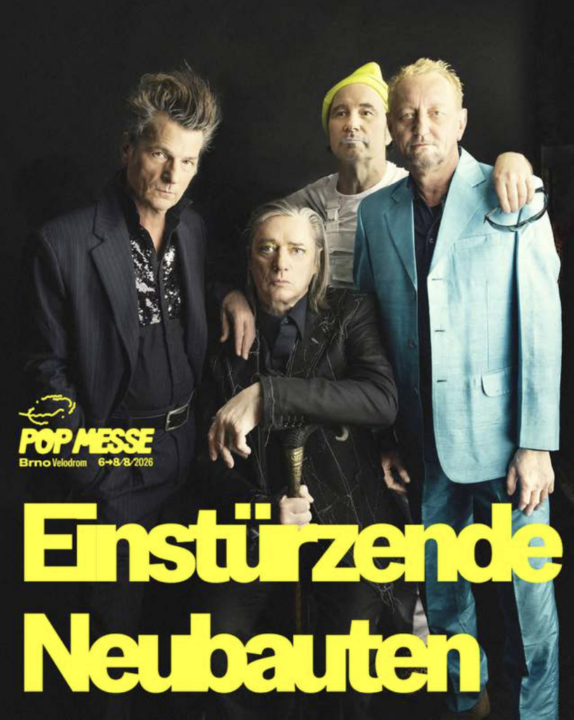 Kapela Einstürzende Neubauten pózuje spoločne, oznamovací vizuál Pop Messe 2026