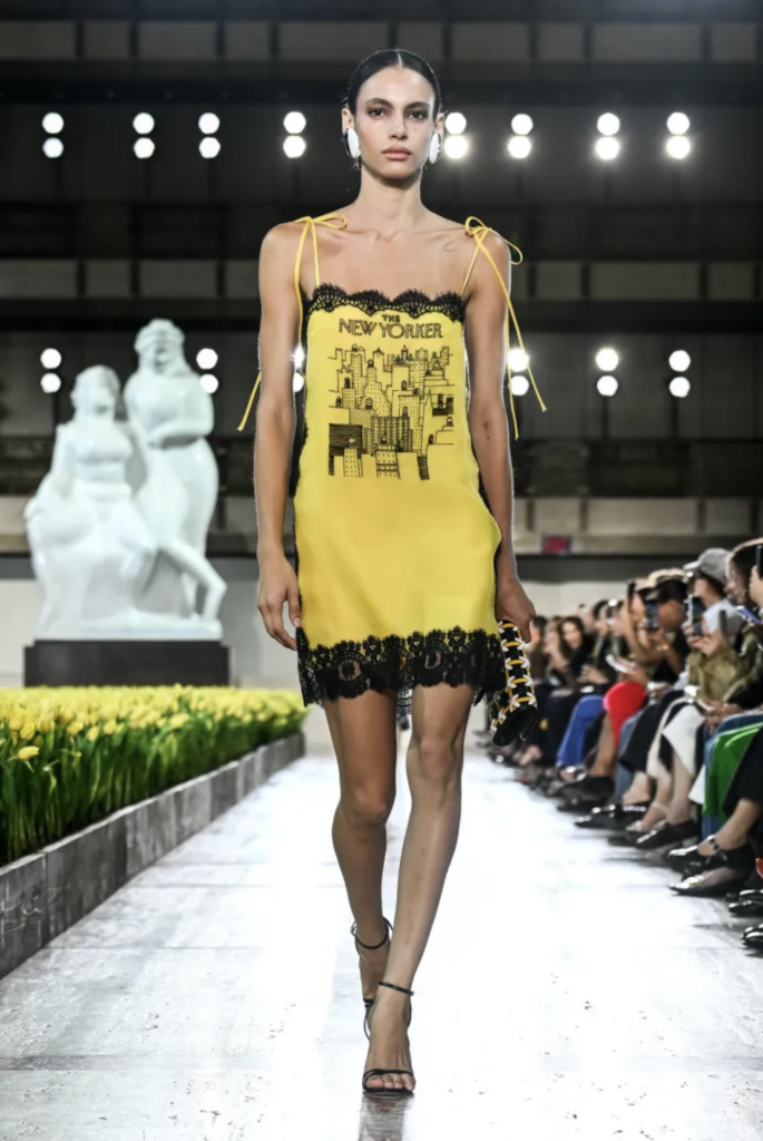 Look z kolekcie Carolina Herrera jar/leto 2027 na New York Fashion Week