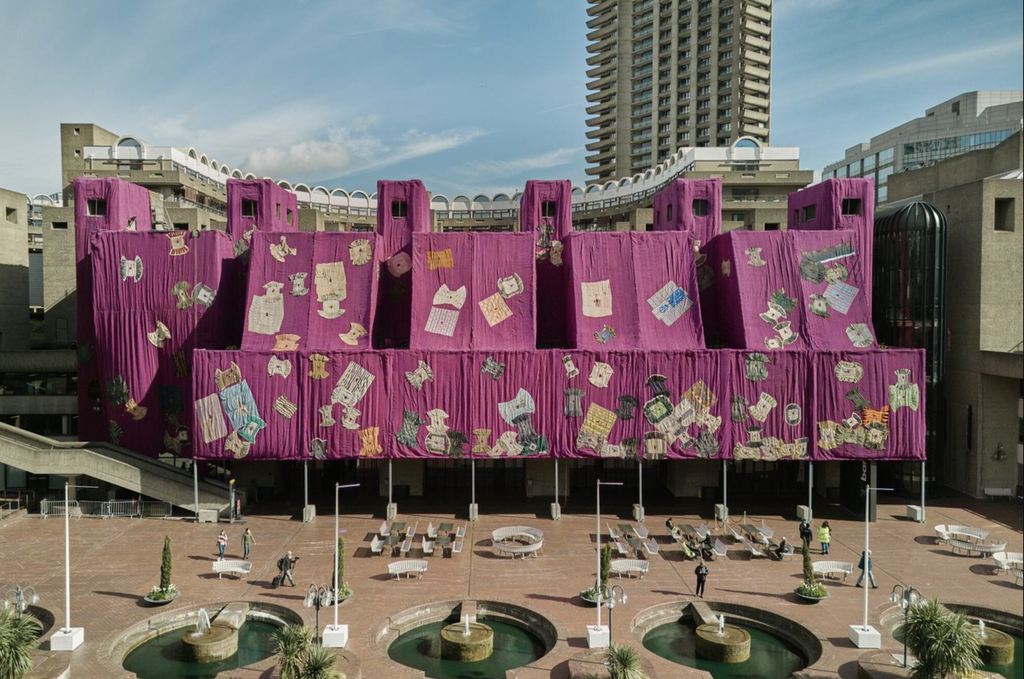 Ibrahim Mahama, Purple Hibiscus, výstava v Barbicane