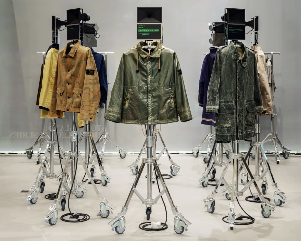 Interiér výstavy Selected Works '982–'026, Stone Island: The Collector Series v Selfridges Corner Shop